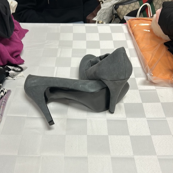 Gray swayed - Picture 3 of 3